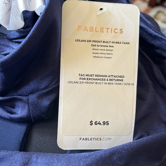NWT Fabletics Leilani Zip Front Built in Bra Tank Top in Navy - 1X 16-18 - Picture 3 of 3